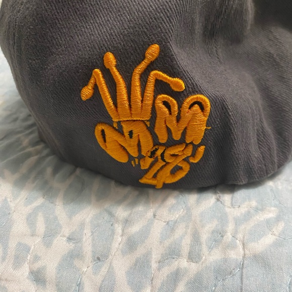 Disney - Mickey Mouse - Hat - Disney Parks exclusive - Picture 2 of 6